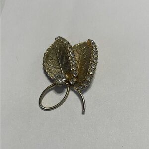 Cassiespells Vintage Gold Leaf Brooch with Crystals